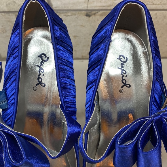 Qupid Silk Platform Heels - Picture 6 of 10